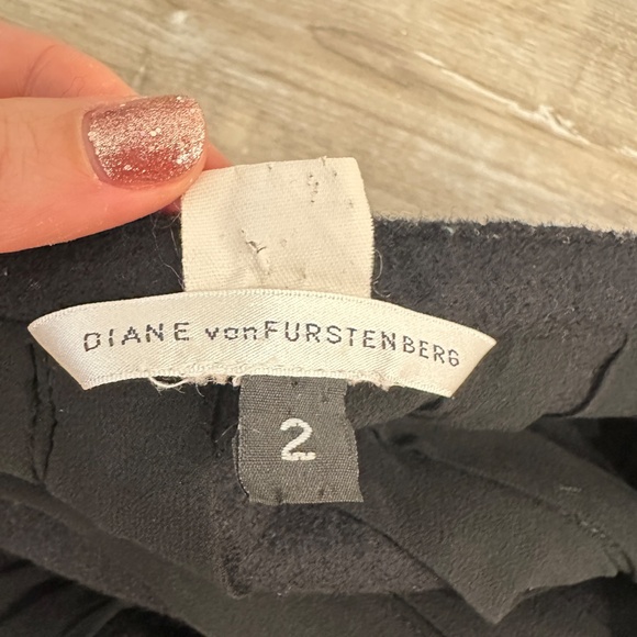 Dianne Von Furstenberg Pleated Black Skirt, Size 2 - Picture 3 of 7